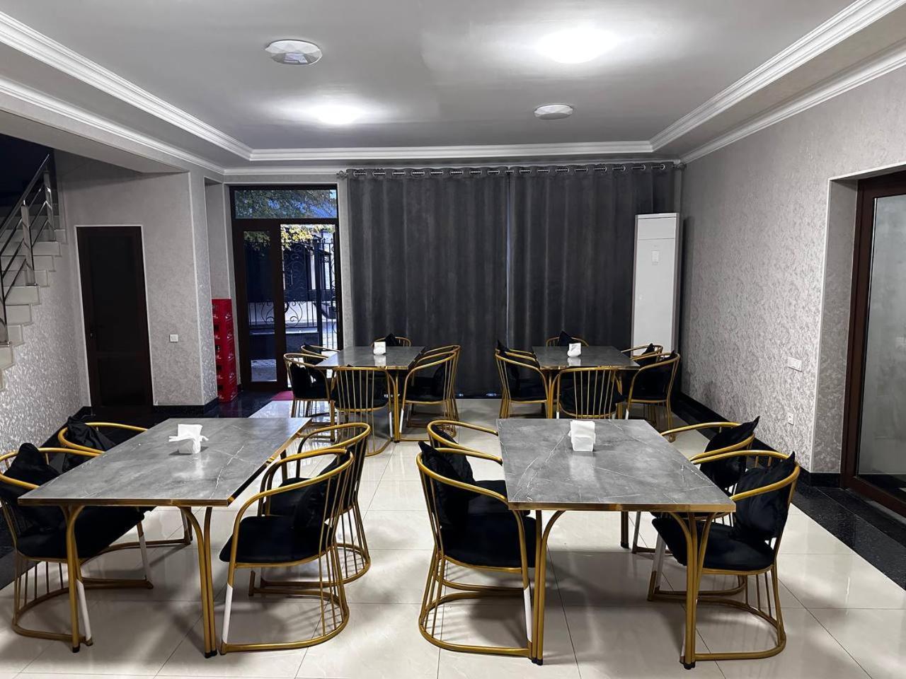 The Moon Tashkent Hotel Extérieur photo