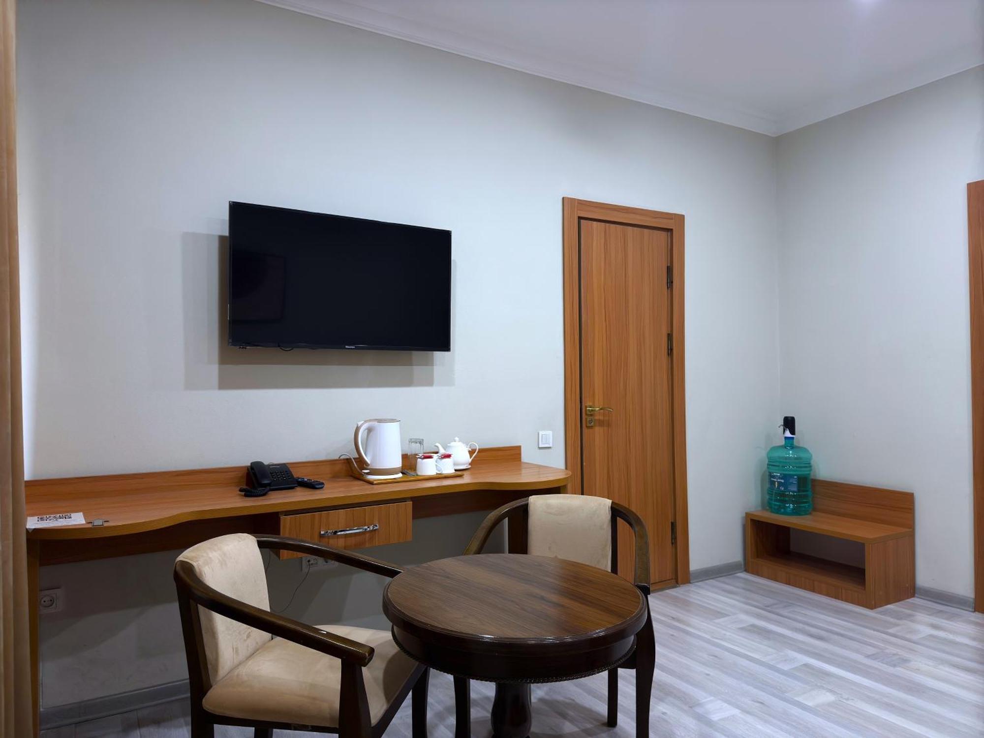 The Moon Tashkent Hotel Extérieur photo
