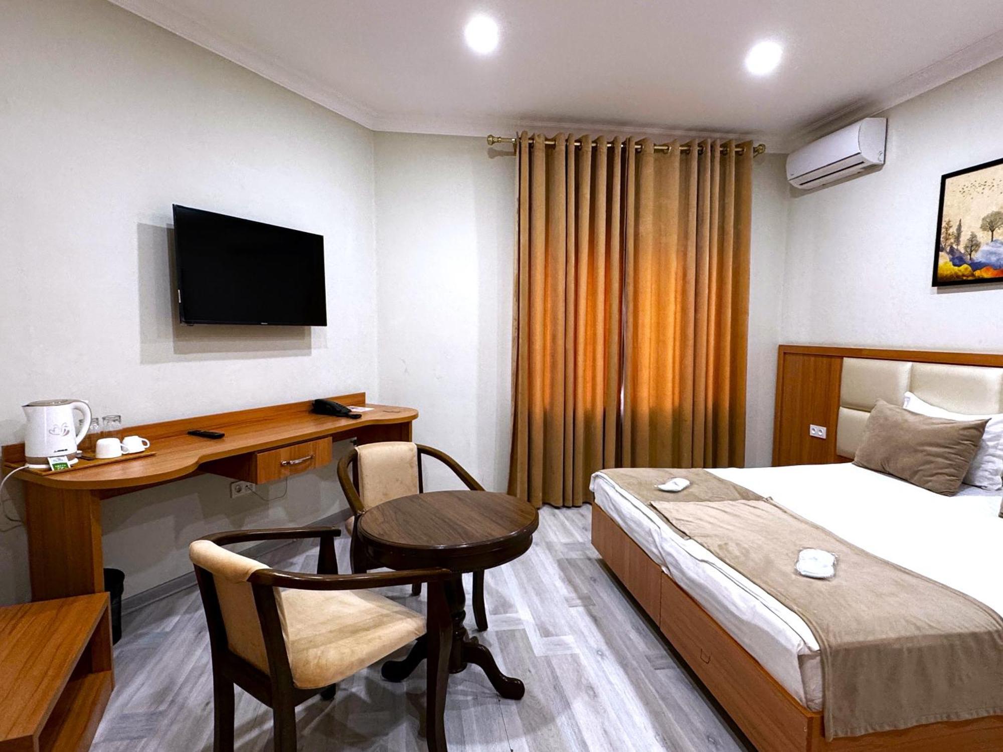 The Moon Tashkent Hotel Extérieur photo