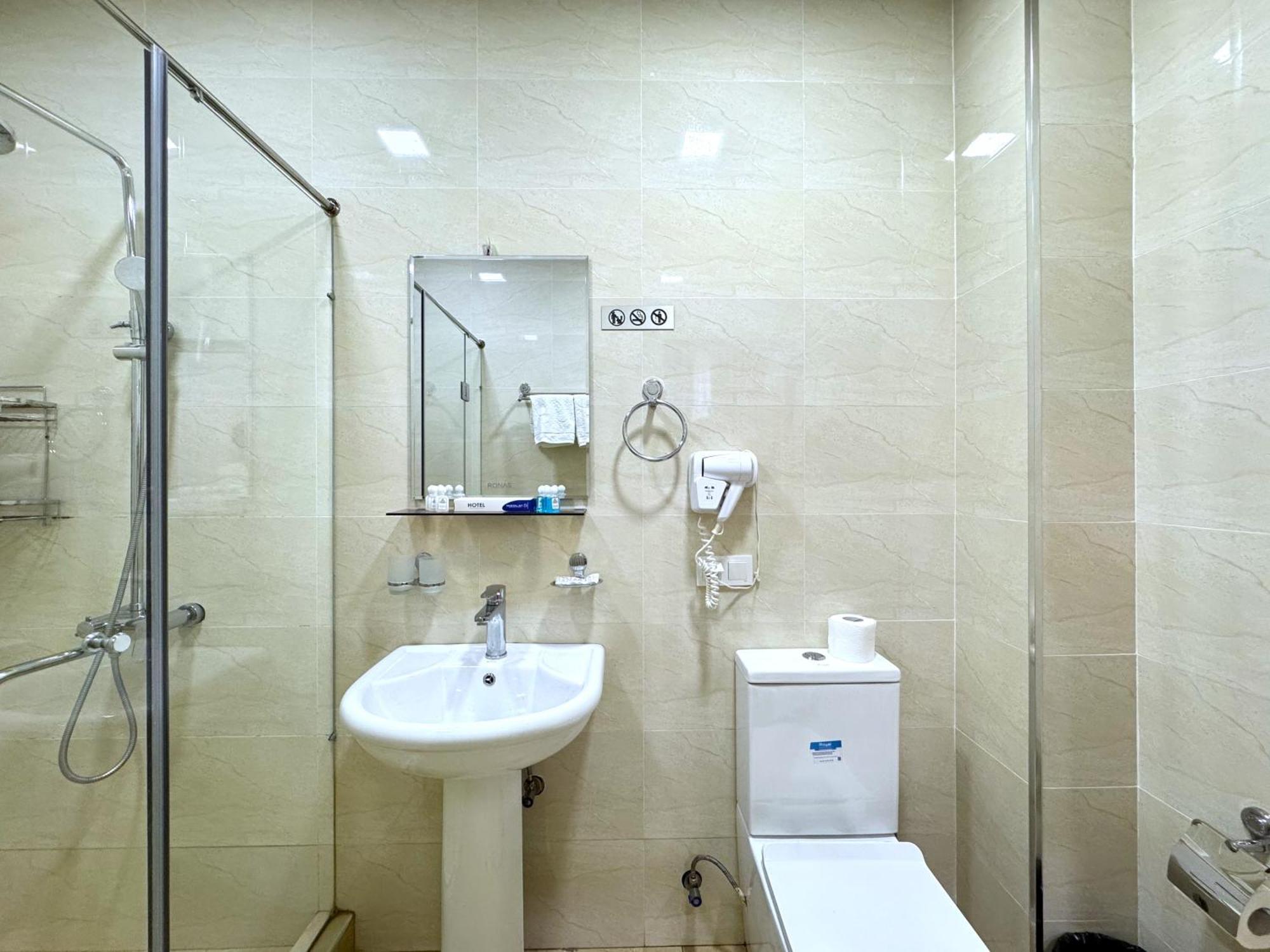 The Moon Tashkent Hotel Extérieur photo