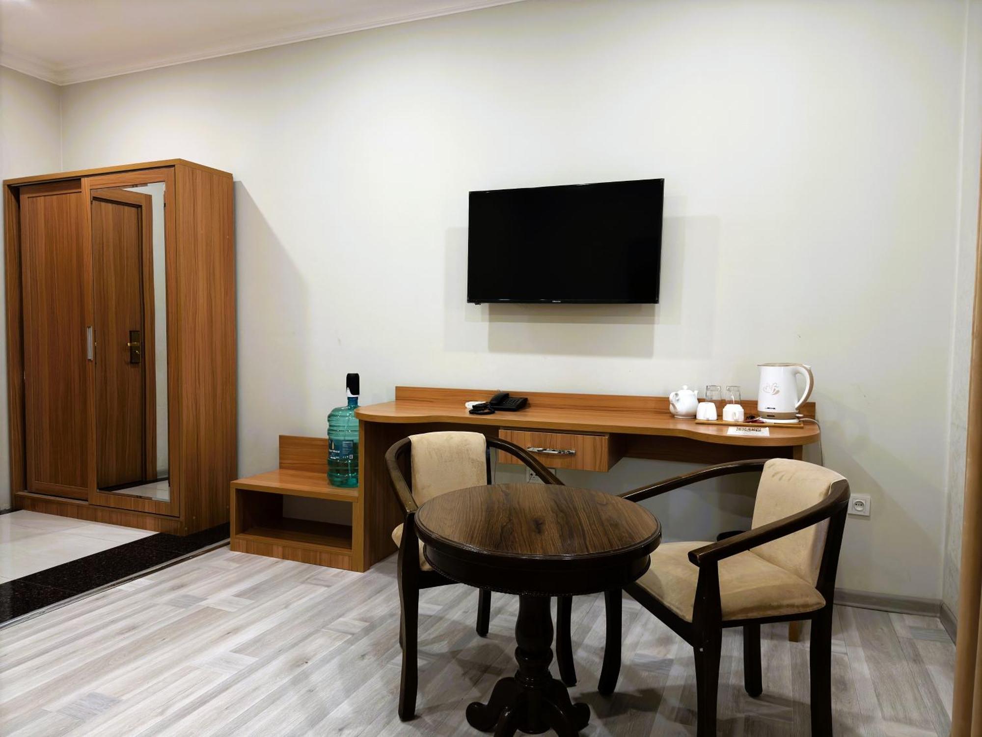 The Moon Tashkent Hotel Extérieur photo