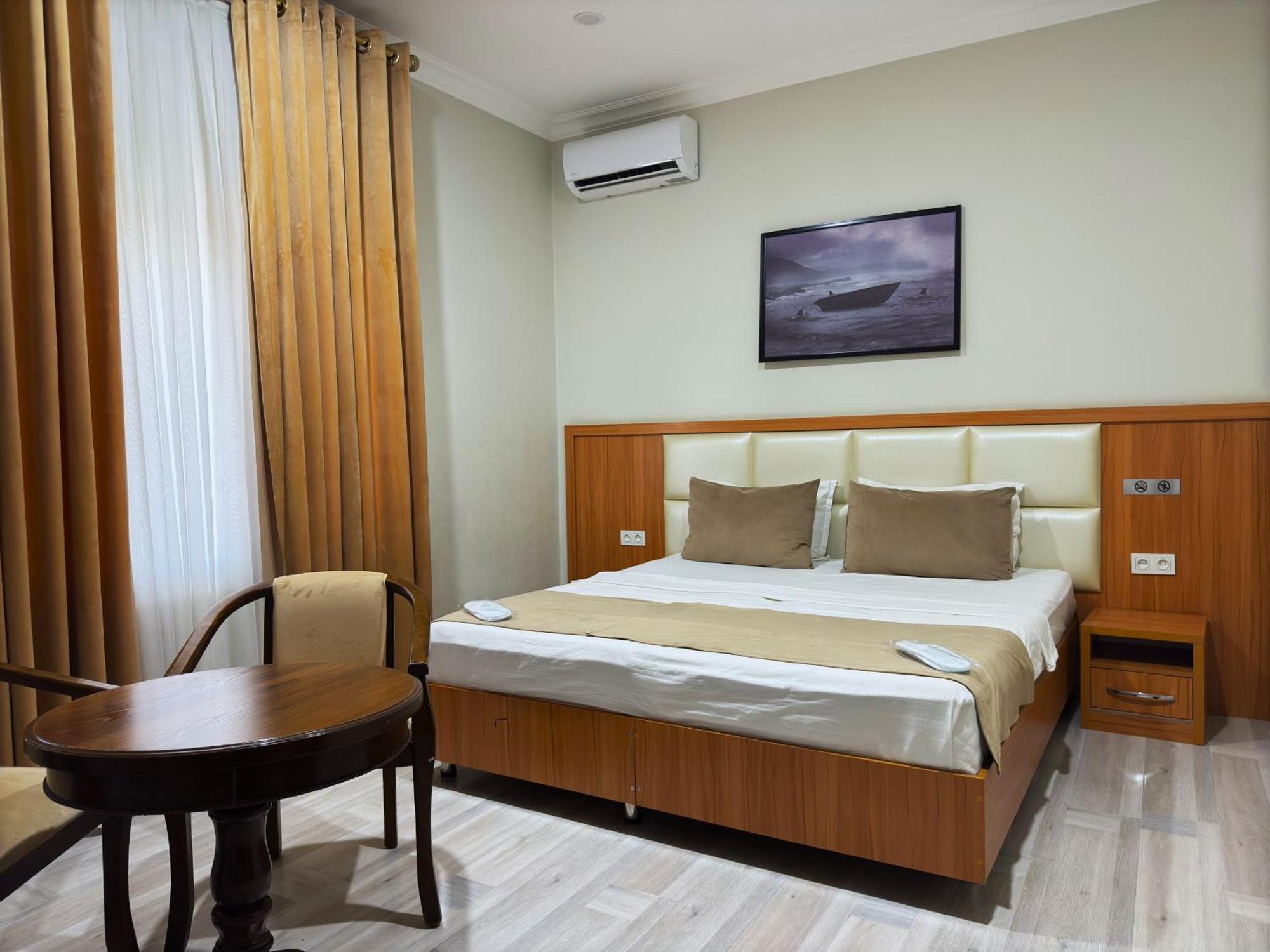 The Moon Tashkent Hotel Extérieur photo