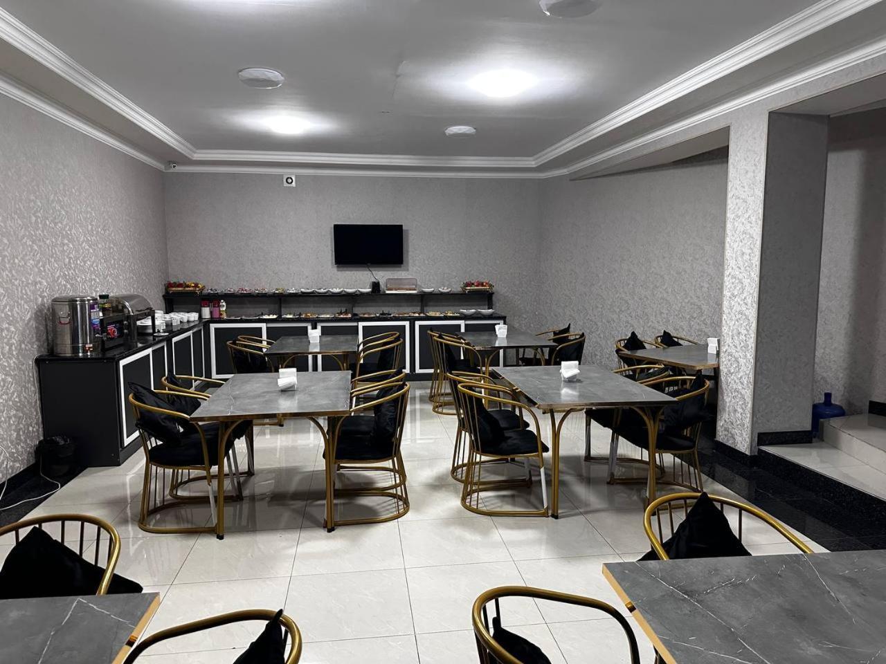 The Moon Tashkent Hotel Extérieur photo